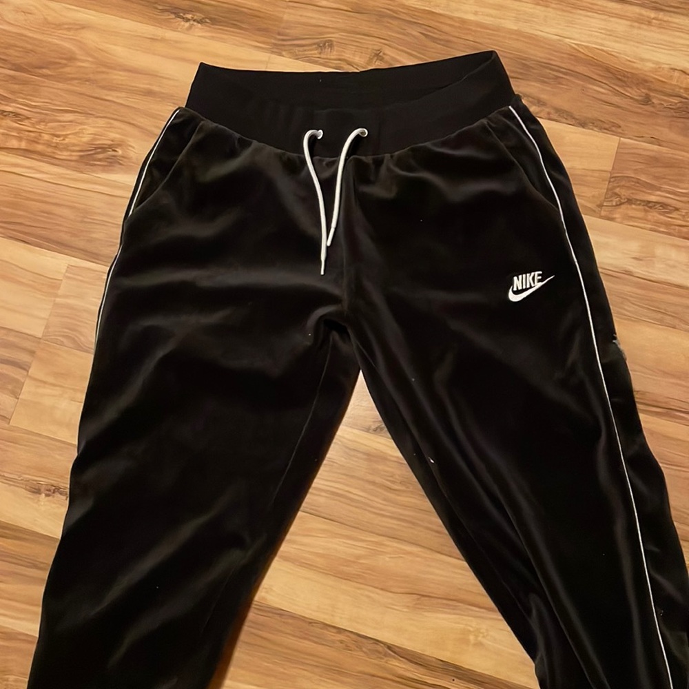 Black Nike joggers